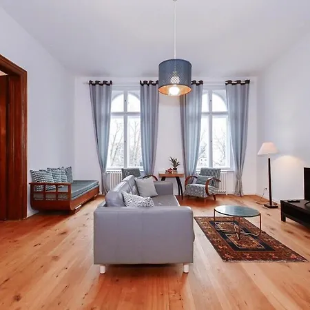 Lots Of Space Near The Presidential Palace Apartament *