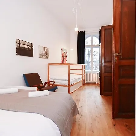 Lots Of Space Near The Presidential Palace