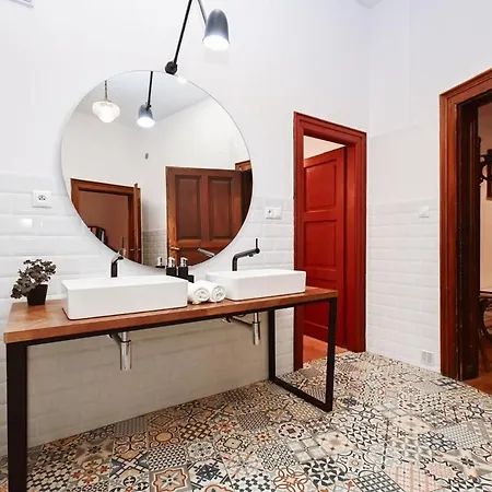 Lots Of Space Near The Presidential Palace דירה *