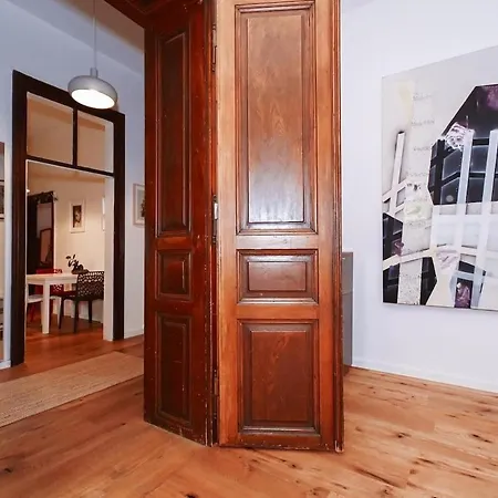 Lots Of Space Near The Presidential Palace Apartment