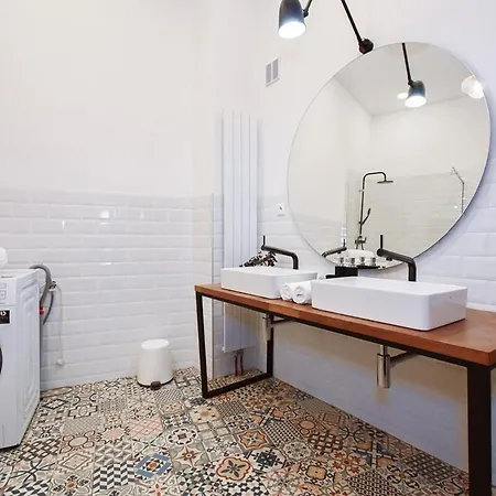 Lots Of Space Near The Presidential Palace Apartament Bratysława