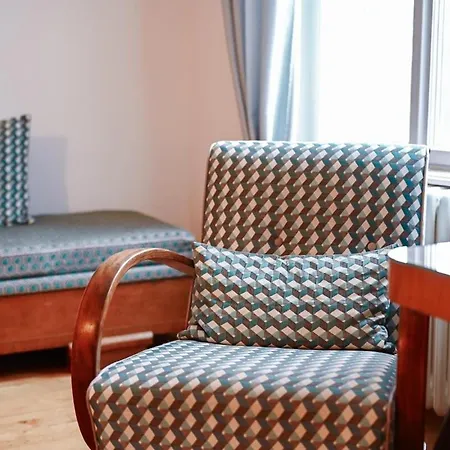 Lots Of Space Near The Presidential Palace Apartment *