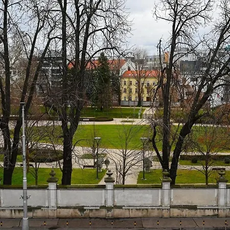 Lots Of Space Near The Presidential Palace