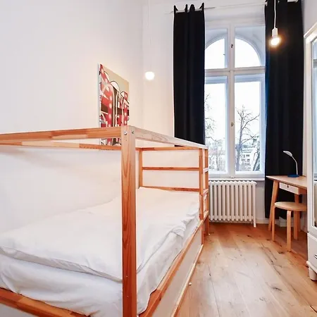 Lots Of Space Near The Presidential Palace Apartment *